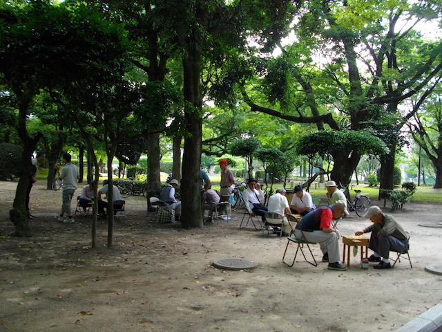 平和公園で将棋