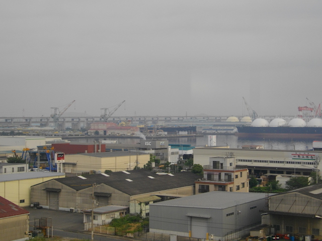 瀬戸大橋を望む